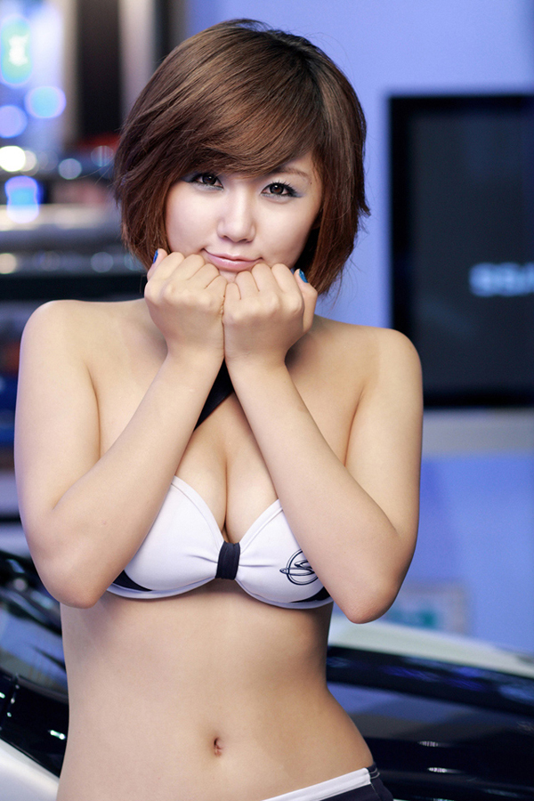 I Think She Is Ryu Ji Hye A Korean Racecarmodel You 135764919 Added By Lightkitara At How To
